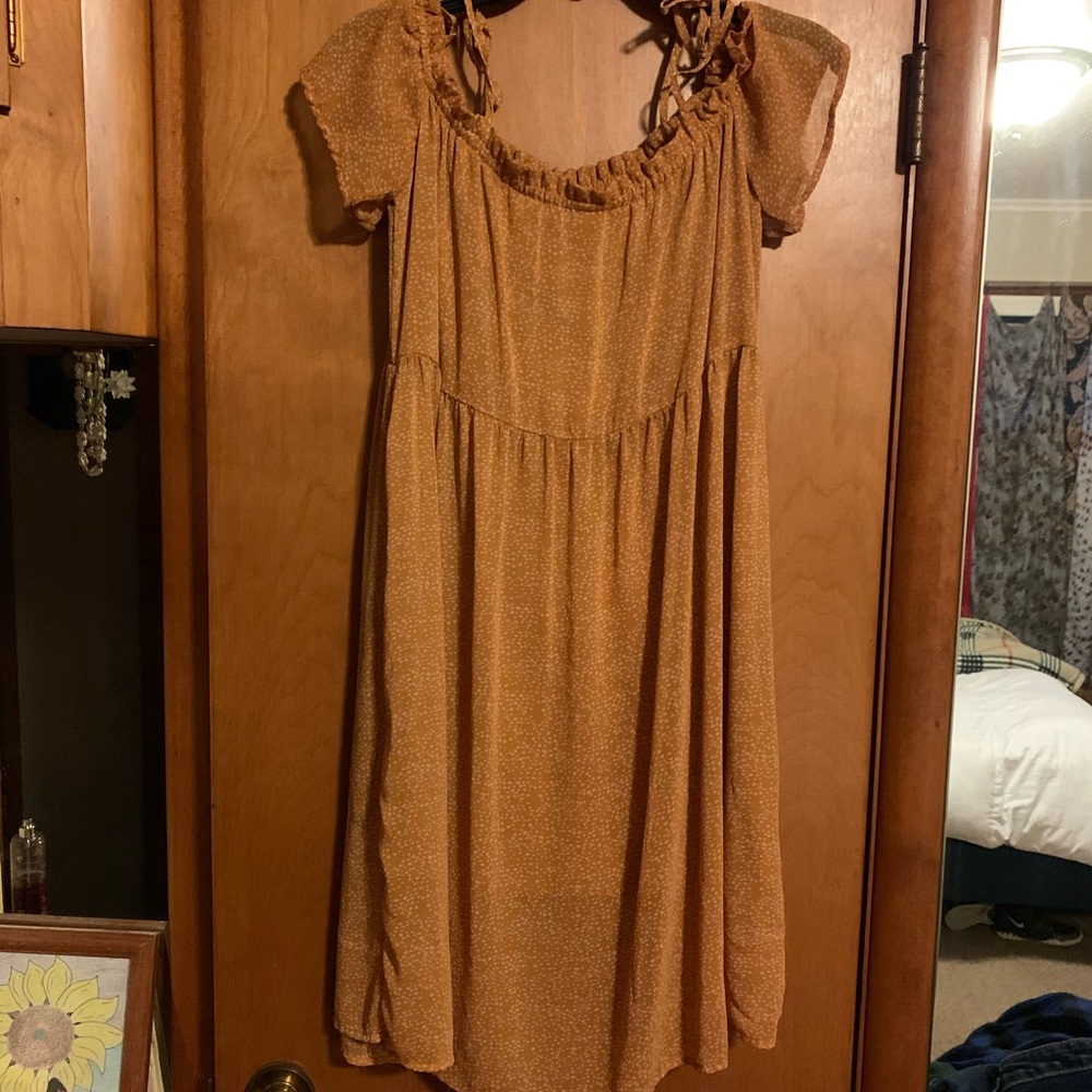 Super cute, mustard yellow dress.